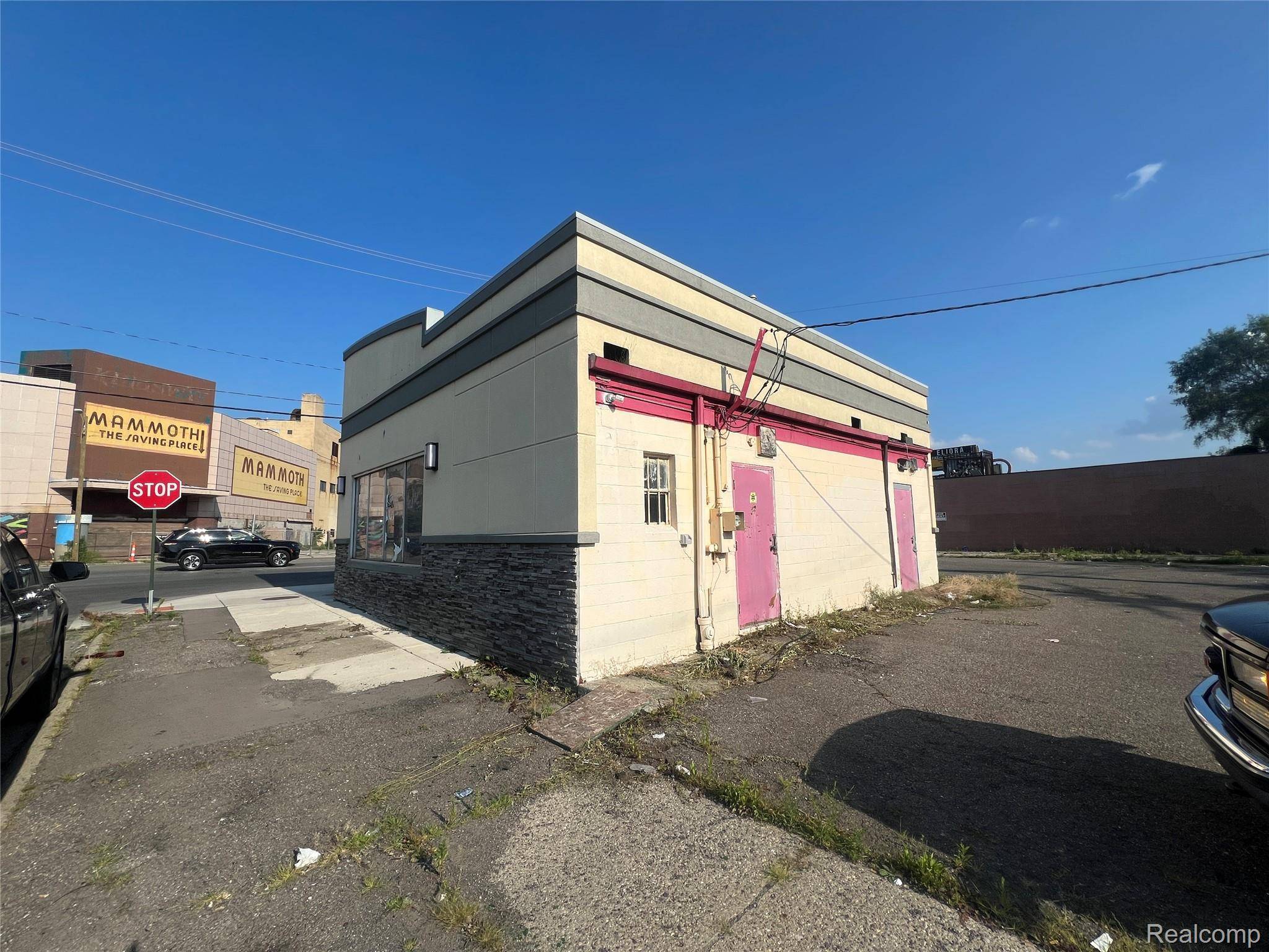 Detroit, MI 48227,14253 Greenfield RD