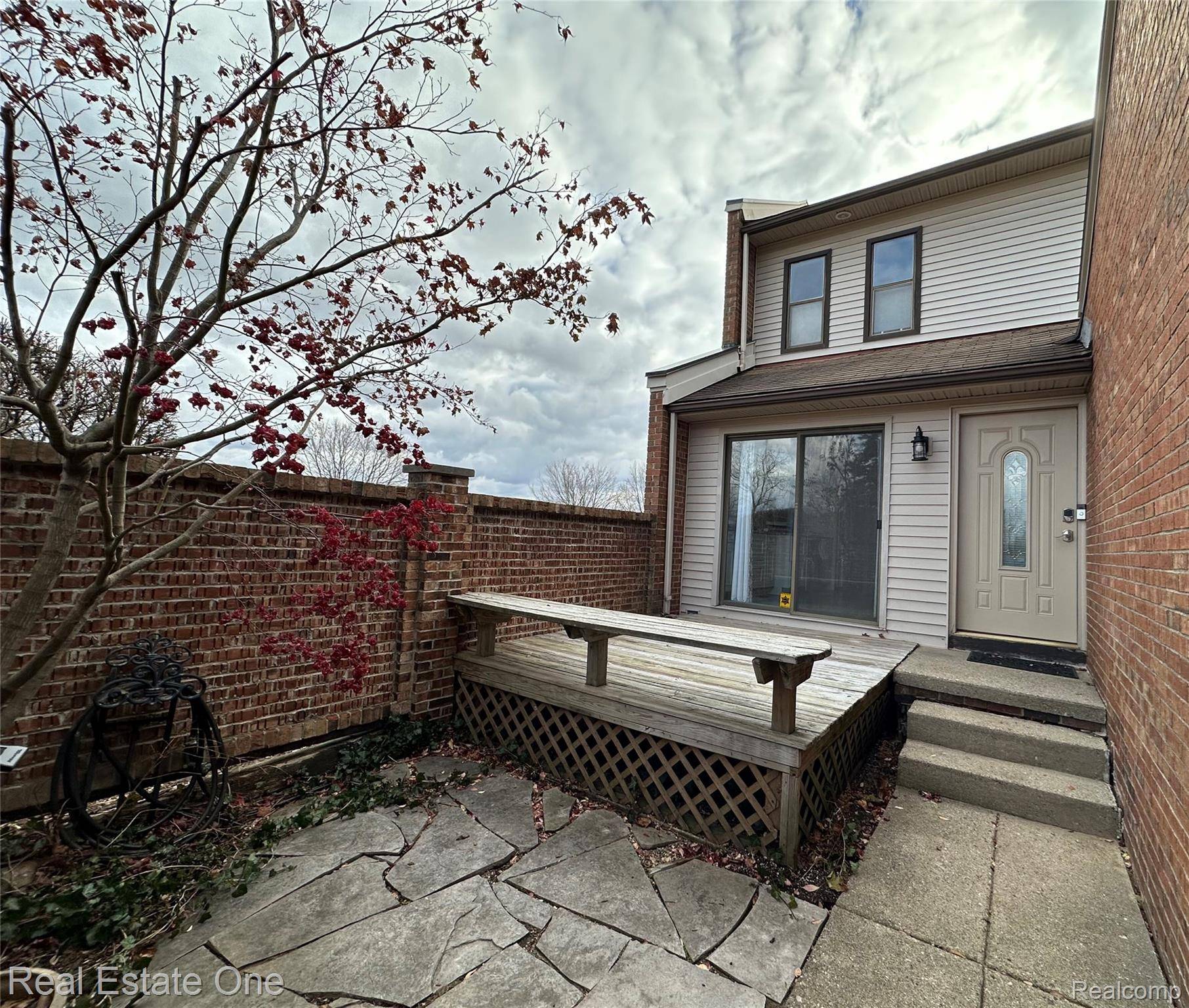 Rochester Hills, MI 48307,410 Willow Grove LN