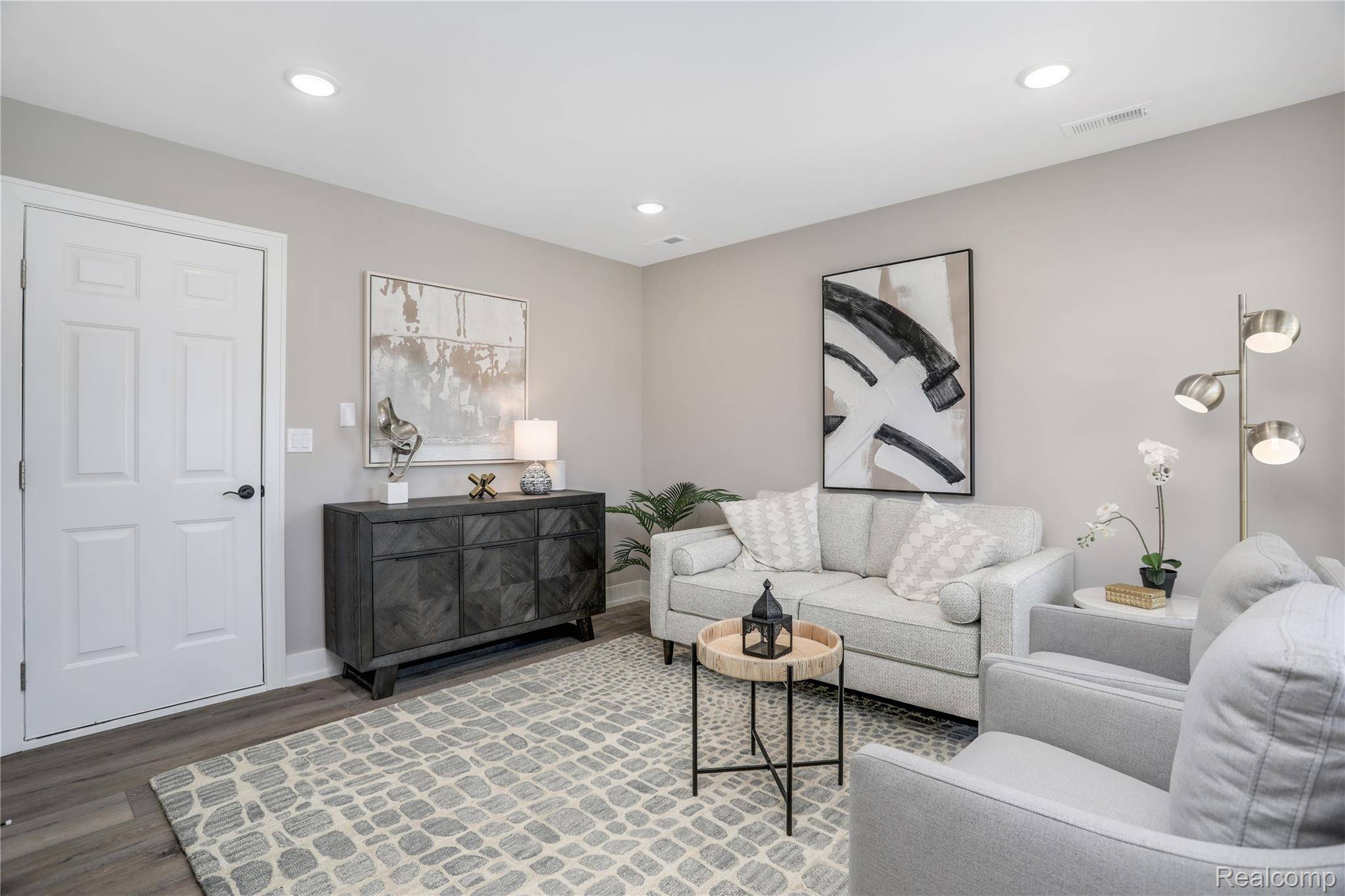 New Hudson, MI 48165,29977 Center ST