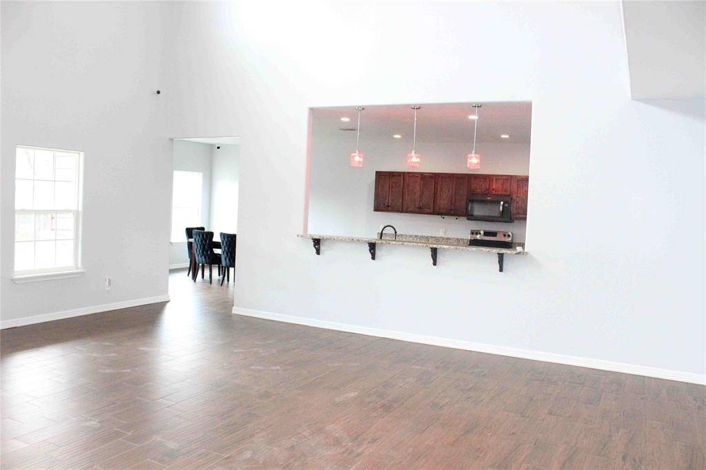 Lacy Lakeview, TX 76705,1205 Avenue B