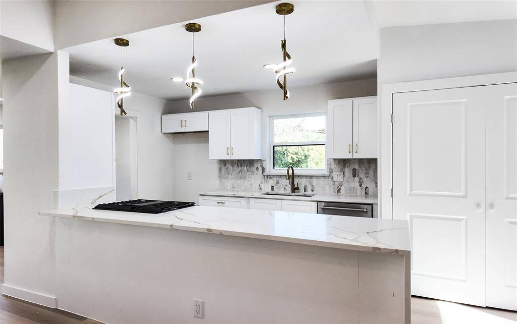 Dallas, TX 75231,6858 Freemont Street