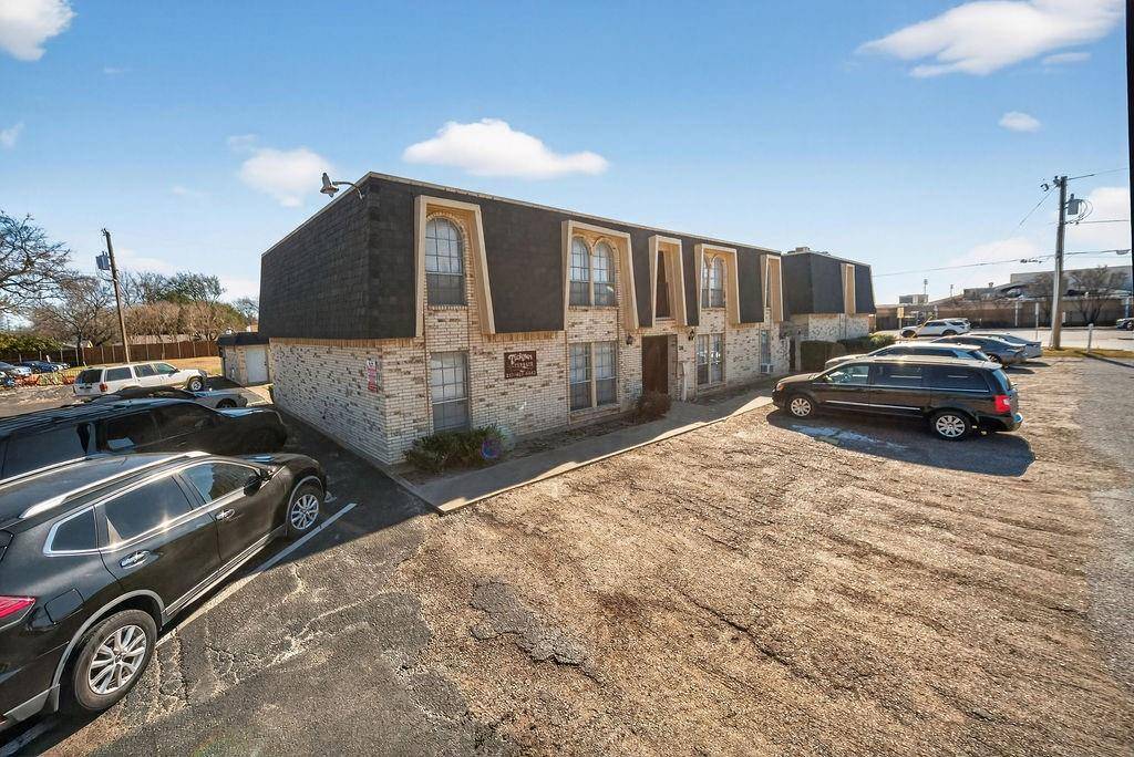 Grapevine, TX 76051,705 E Worth Street