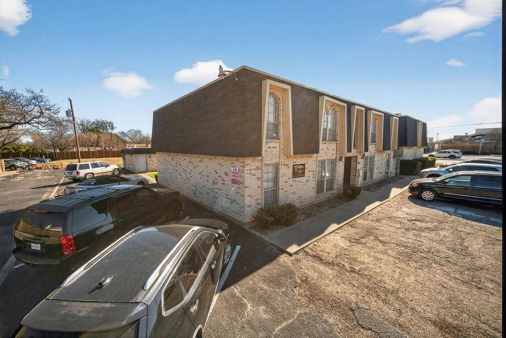 Grapevine, TX 76051,705 E Worth Street