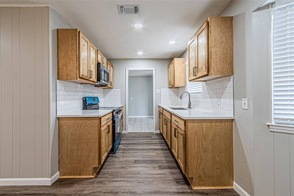 Arlington, TX 76012,1205 Navaho Street