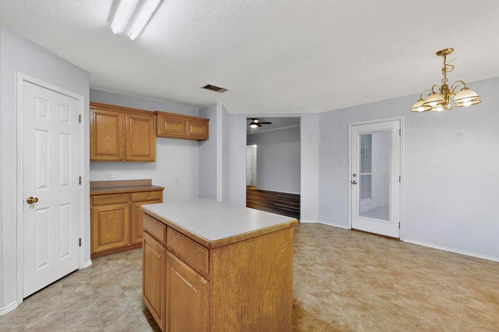 Burleson, TX 76028,729 Ridgehill Drive