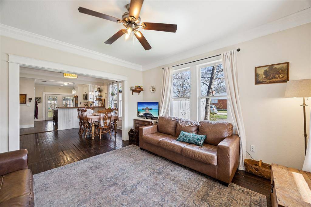 Waxahachie, TX 75165,211 E Ross Street