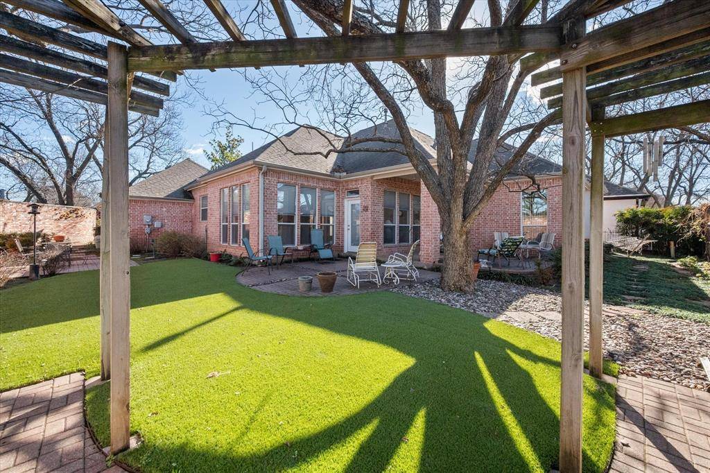 Arlington, TX 76012,1014 Village Green Court