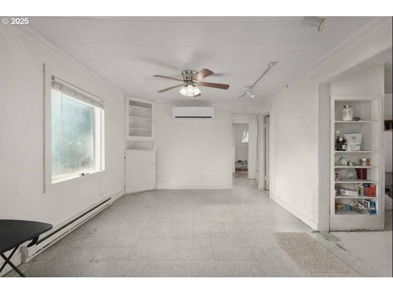 Salem, OR 97302,2735 SUMMER ST SE