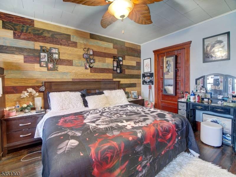 Perth Amboy City, NJ 08861,381 Keene St