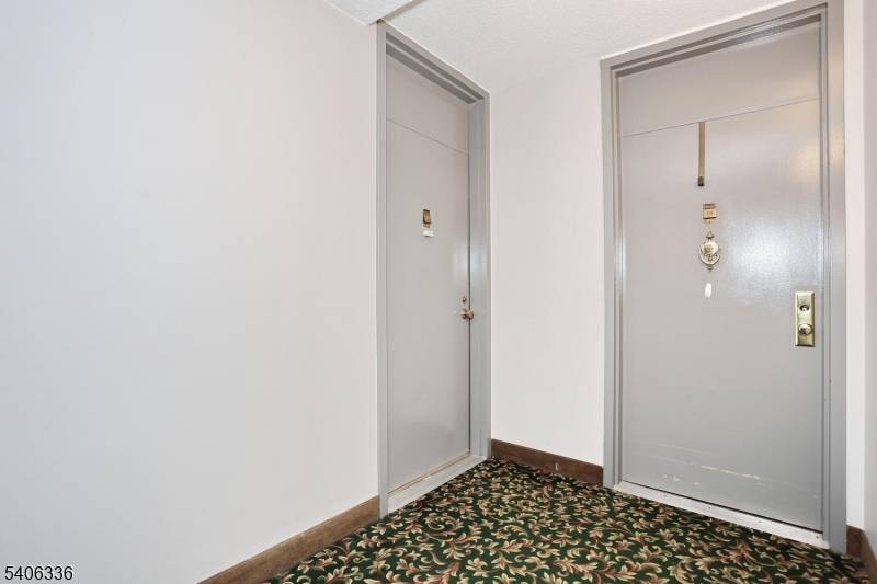 River Vale Twp., NJ 07675,521 Piermont Ave #403A