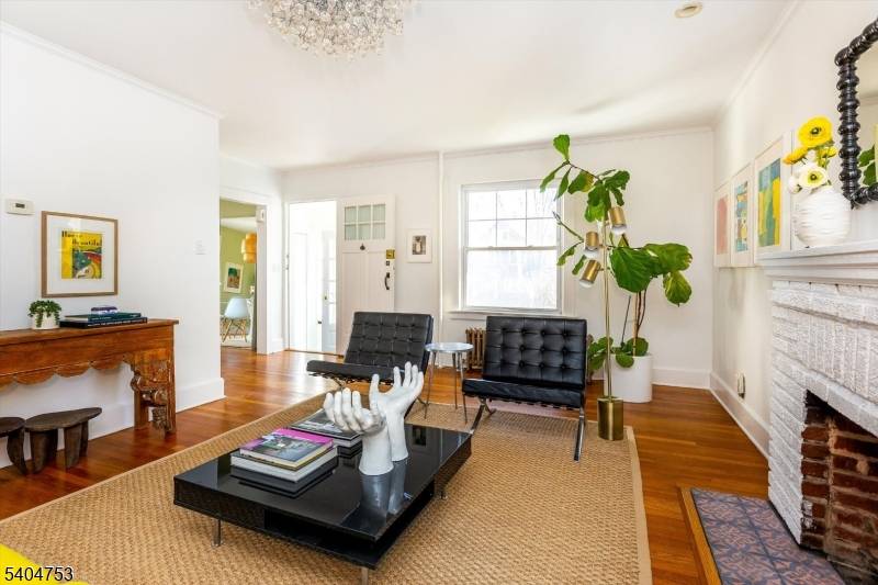 Glen Ridge Boro Twp., NJ 07028,124 Essex Ave