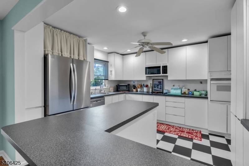 Howell Twp., NJ 07731,17 Sunnyside Rd