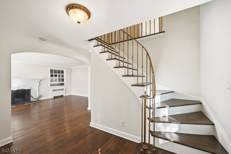 Livingston Twp., NJ 07039,34 W Lawn Rd