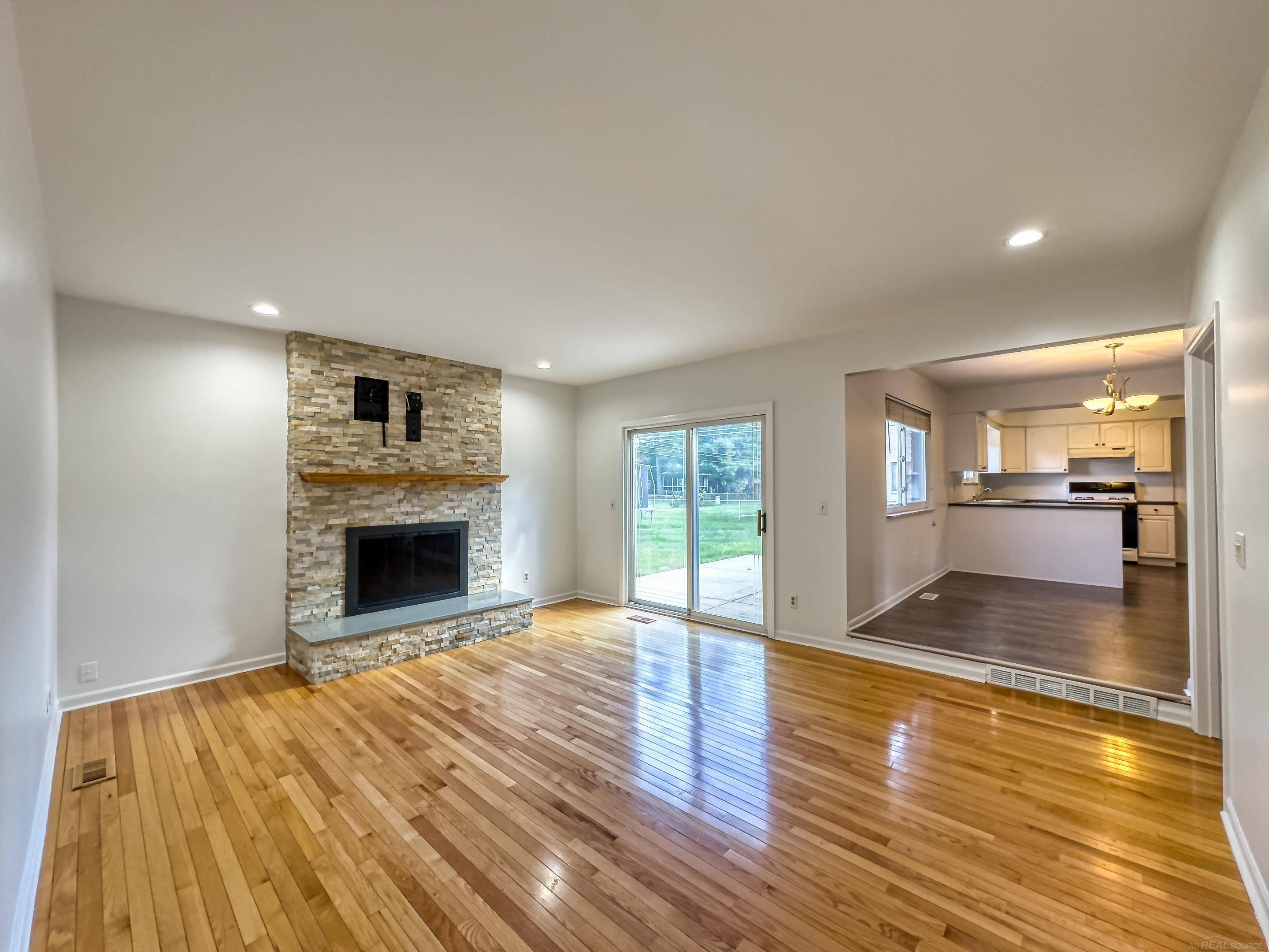 Sterling Heights, MI 48310,37210 Almont DR