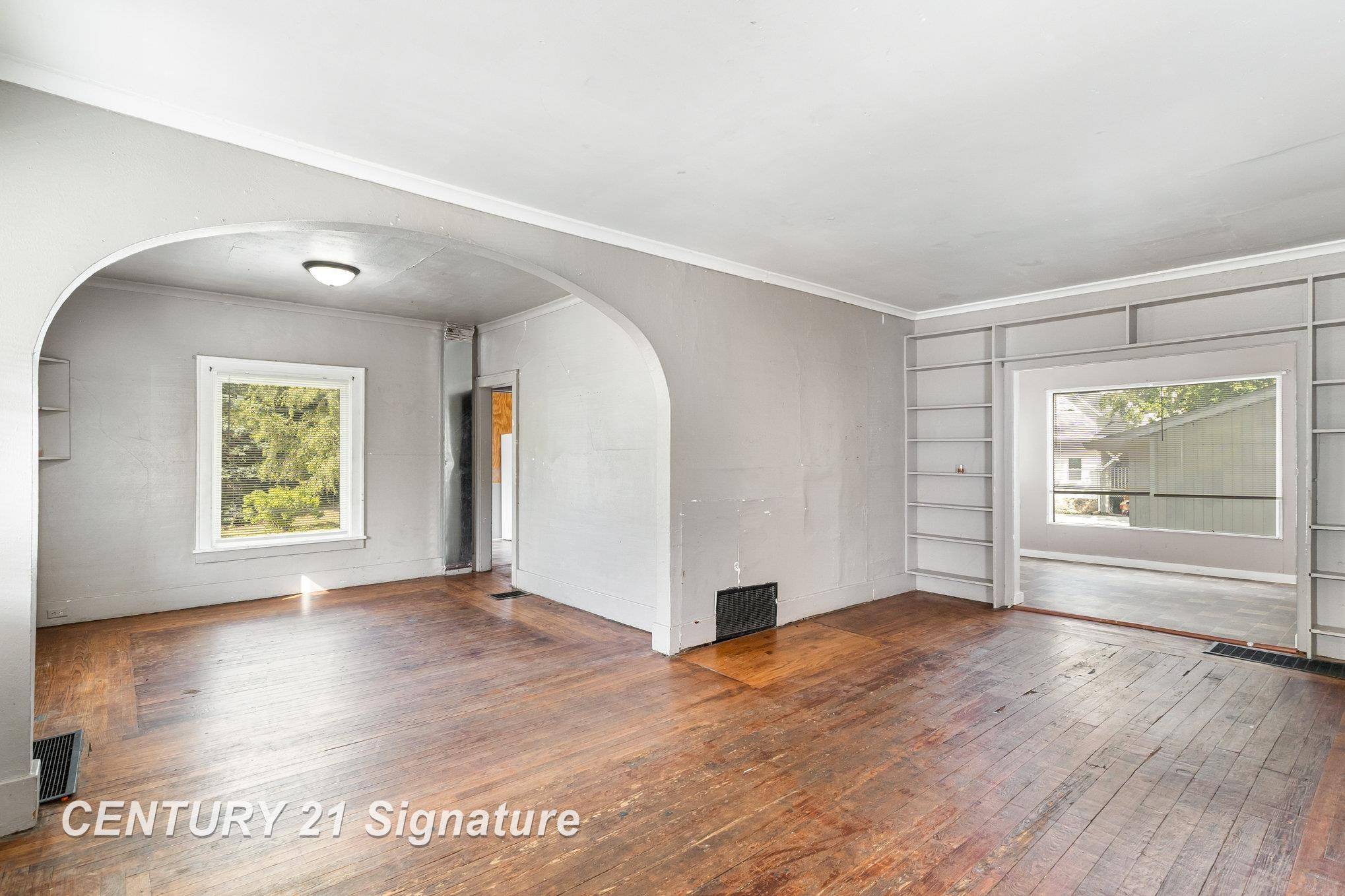 805 S Douglas ST, Mtpleasantcity_isabella, MI 48858