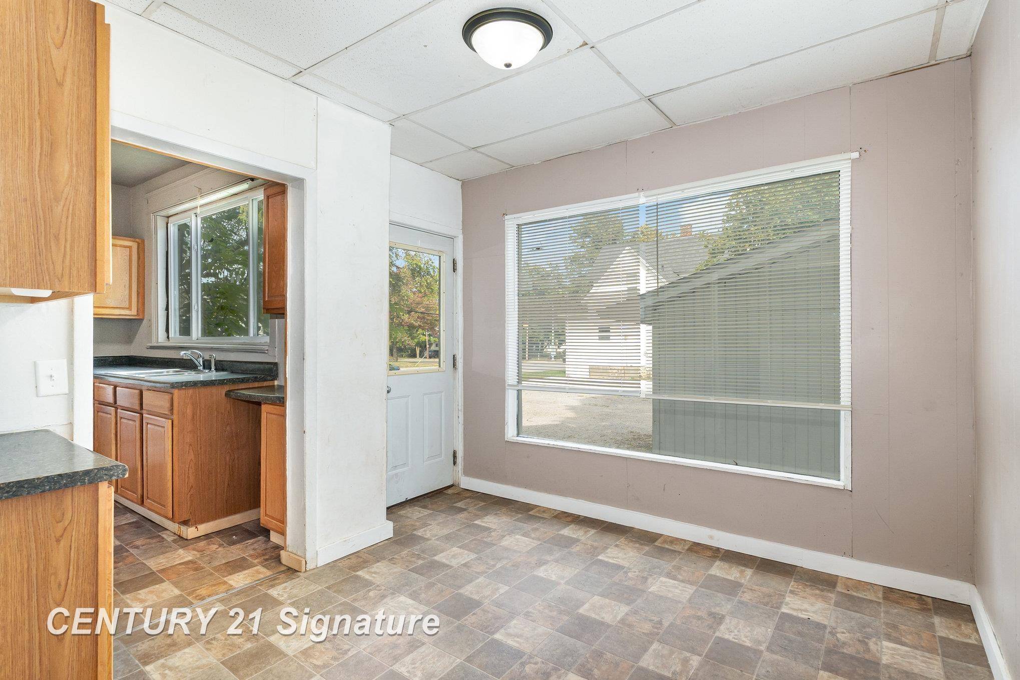 805 S Douglas ST, Mtpleasantcity_isabella, MI 48858