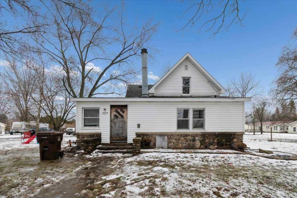 Shepherd, MI 48883,337 E Cottage