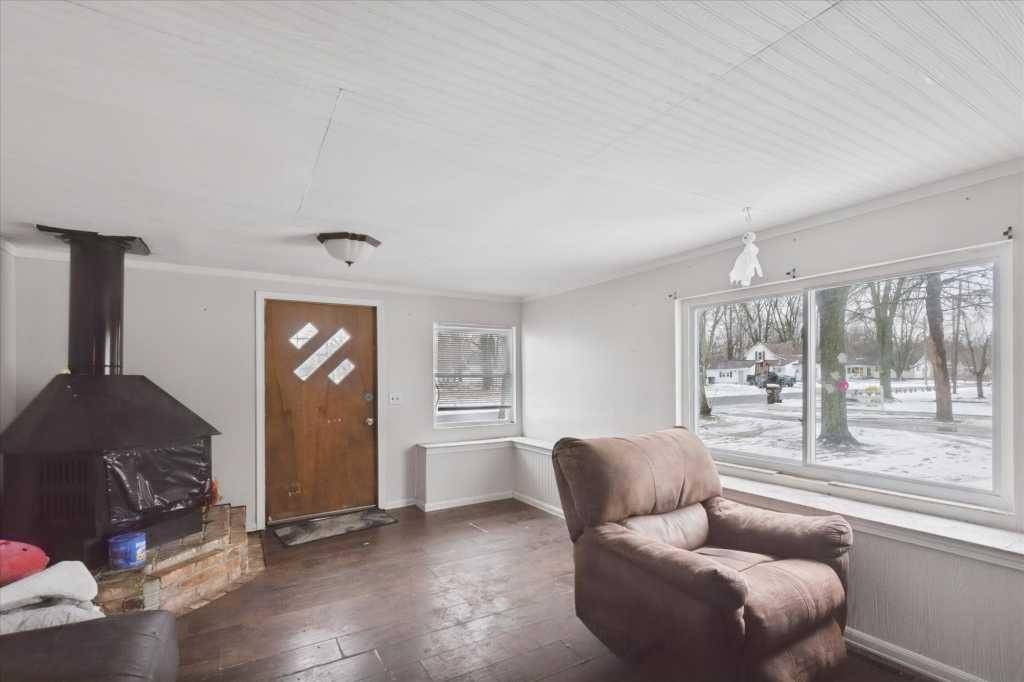 Shepherd, MI 48883,337 E Cottage