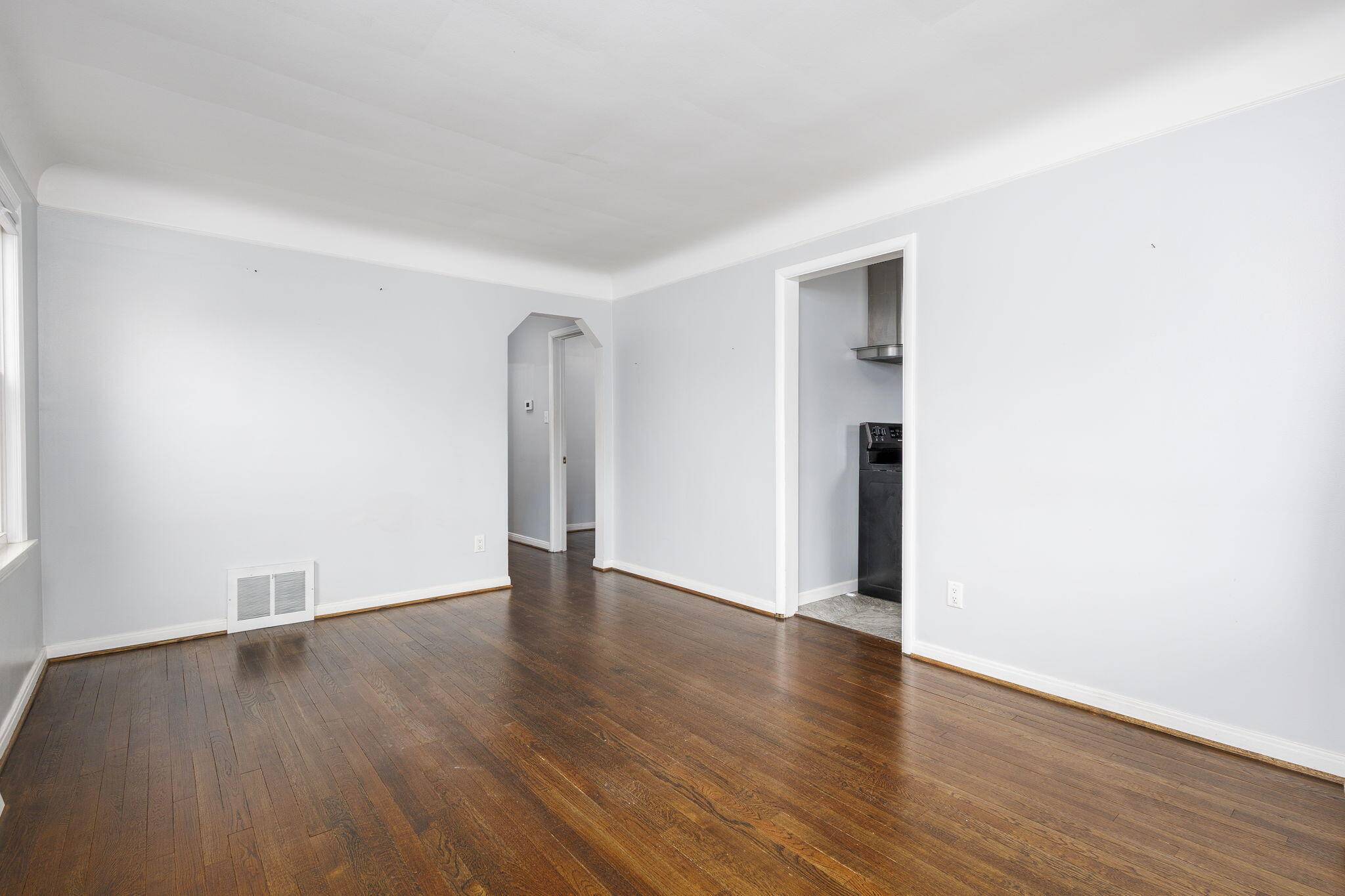 Saint Clair Shores, MI 48080,23005 California ST