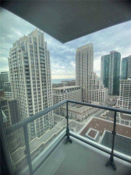 Toronto C01, ON M5V 0S2,38 Lannuzzi ST #2013