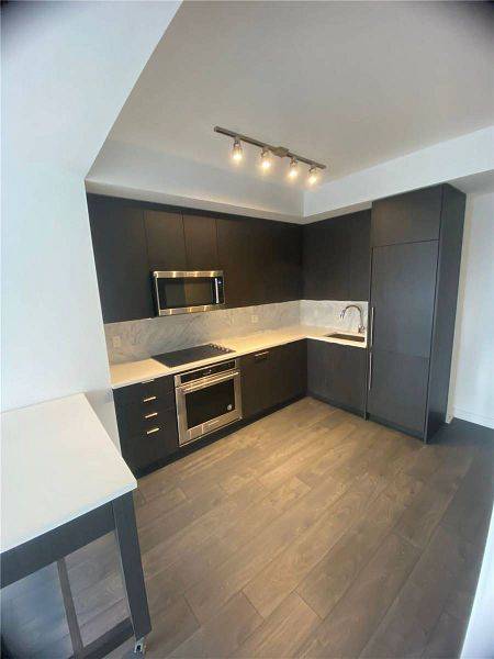 Toronto C01, ON M5V 0S2,38 Lannuzzi ST #2013