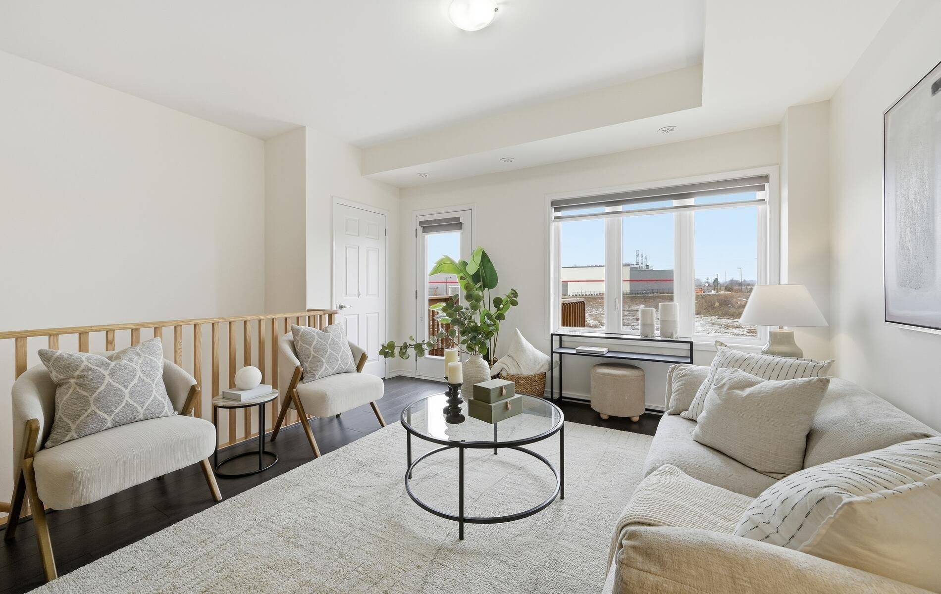 Oshawa, ON L1L 0P9,209 Danzatore PATH #44