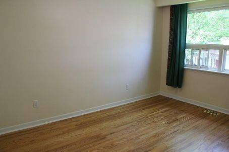 Toronto E09, ON M1K 5B4,73 Cicerella CRES #Main