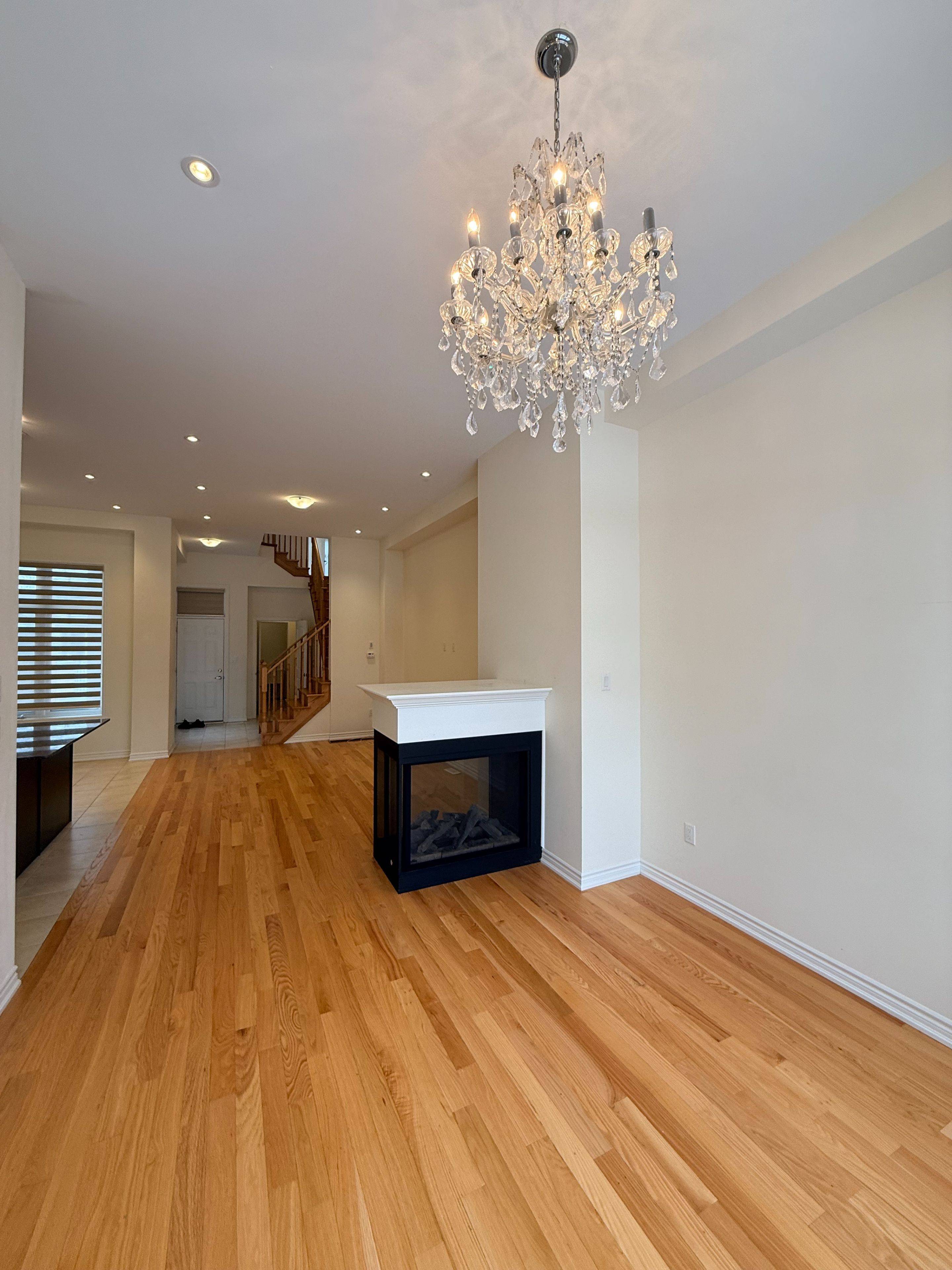 Whitby, ON L1R 0P5,27 Mountainside CRES