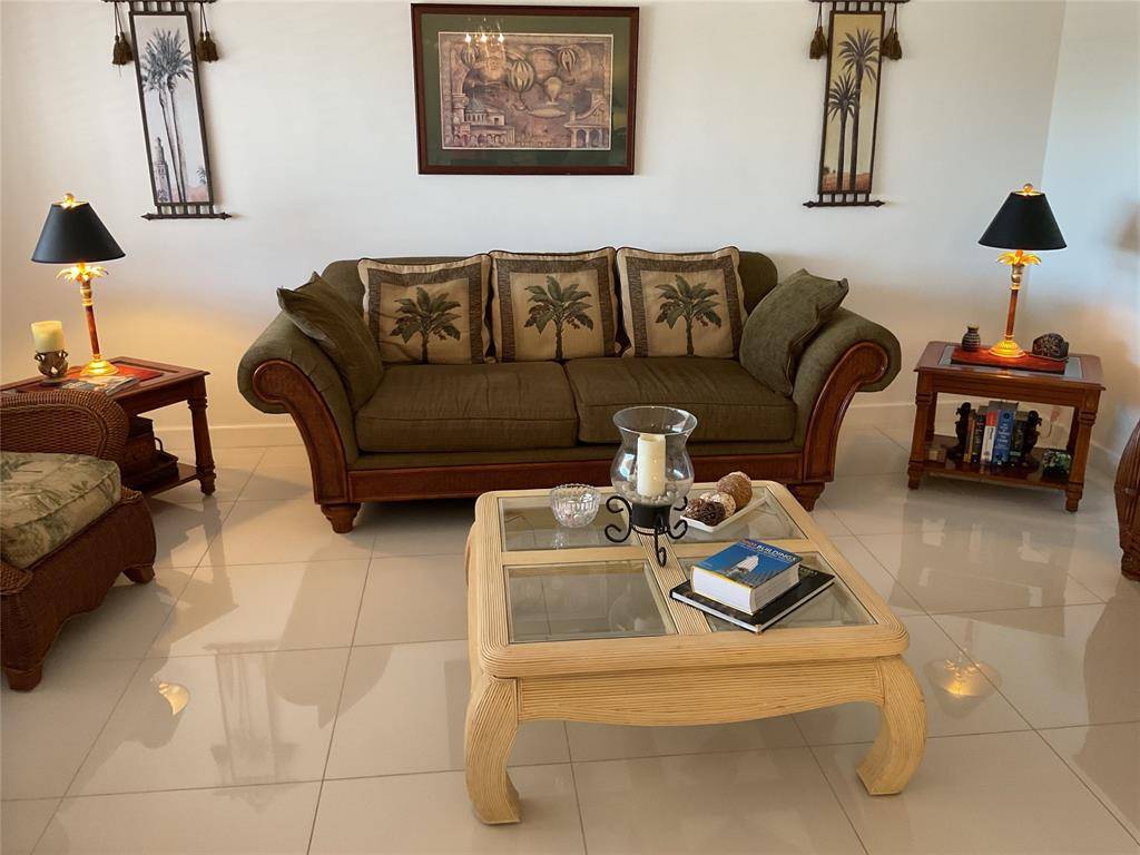 Fort Lauderdale, FL 33308,2141 NE 68th St #204