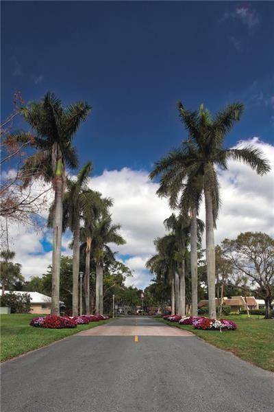 Pompano Beach, FL 33069,3800 Oaks Clubhouse Dr #201