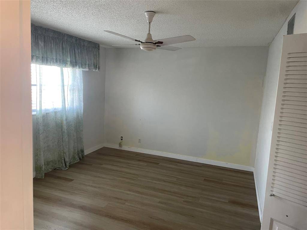 Margate, FL 33063,1025 Country Club Dr #302