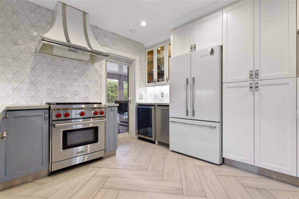 Fort Lauderdale, FL 33301,390 NE 10th Ave