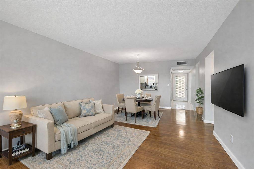 Boca Raton, FL 33428,9300 SW 8th Street #303