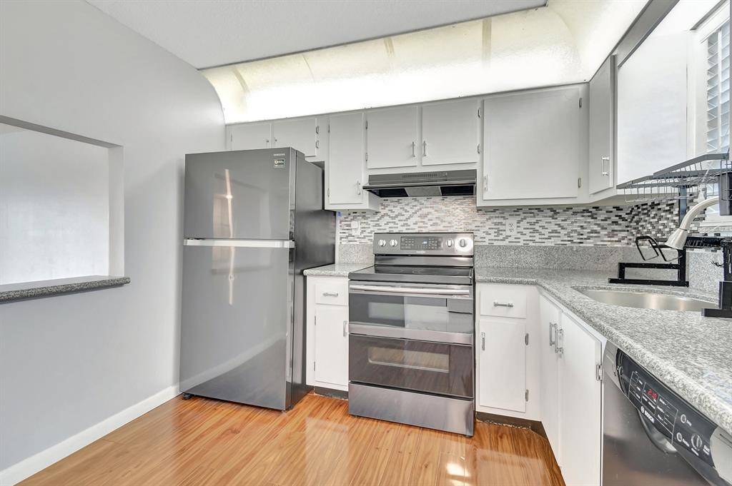 Boca Raton, FL 33428,9300 SW 8th Street #303