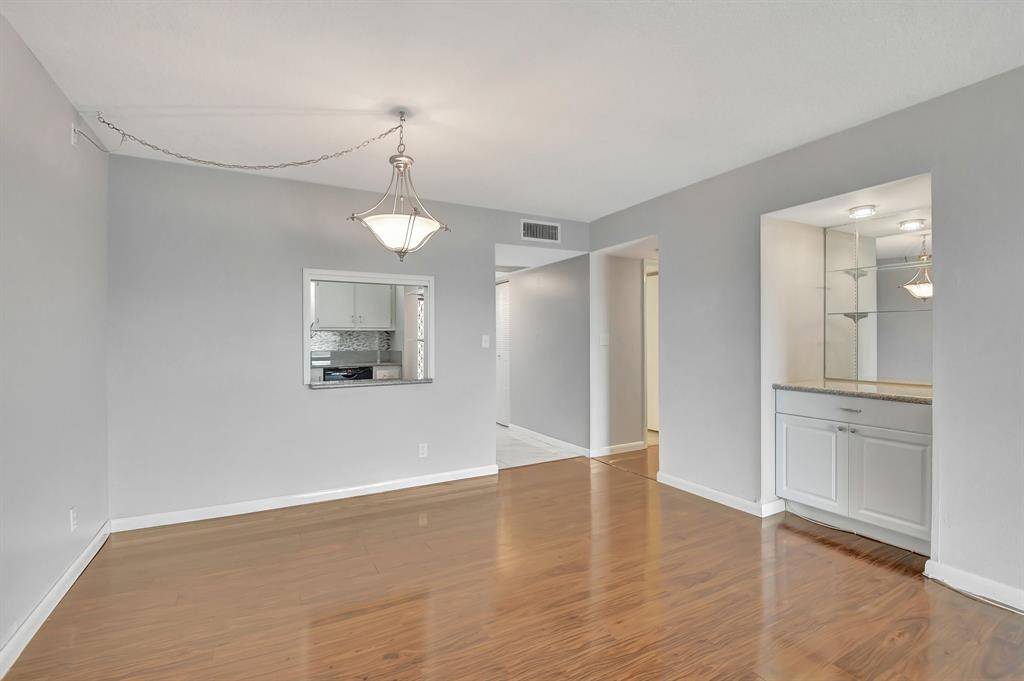 Boca Raton, FL 33428,9300 SW 8th Street #303