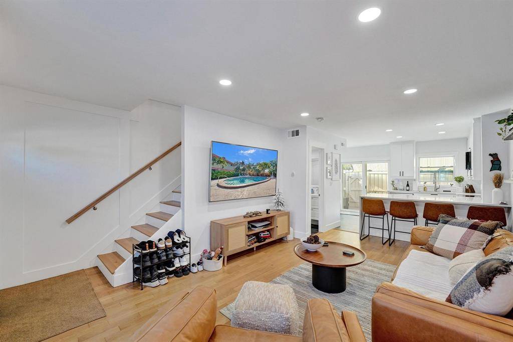 Wilton Manors, FL 33305,120 NE 20th Ct #5D