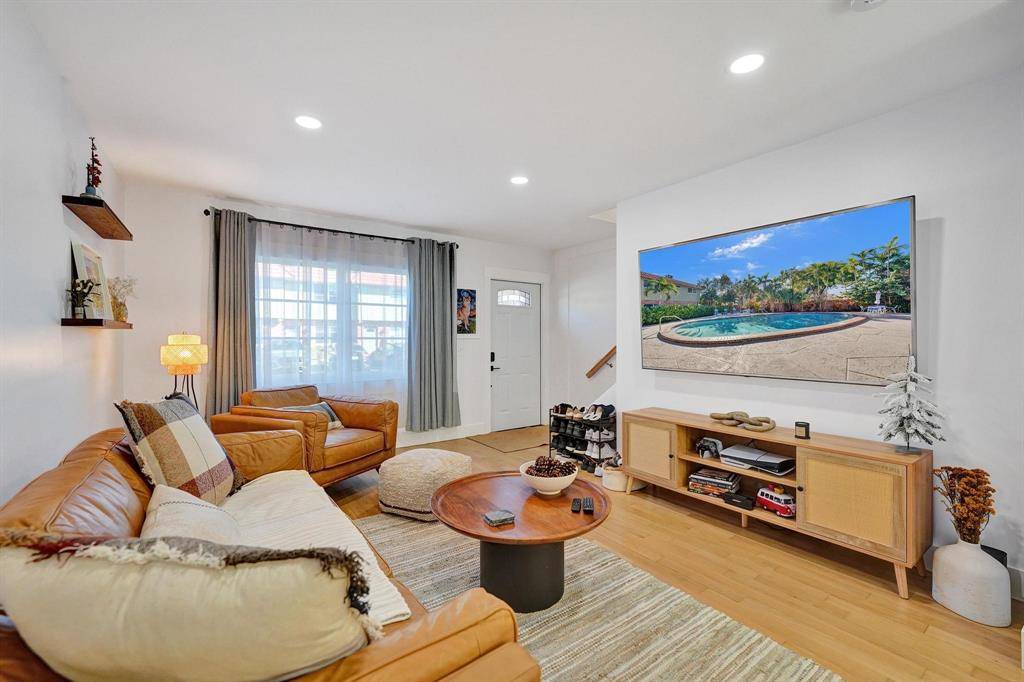 Wilton Manors, FL 33305,120 NE 20th Ct #5D