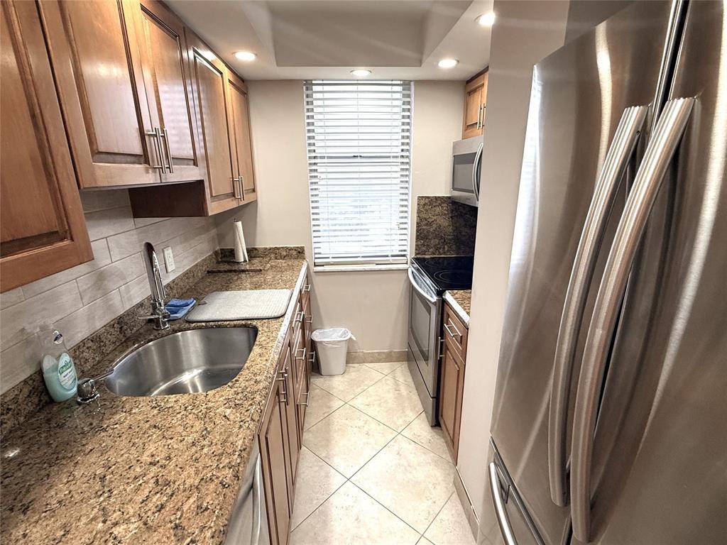 Pompano Beach, FL 33062,111 Briny Ave #711