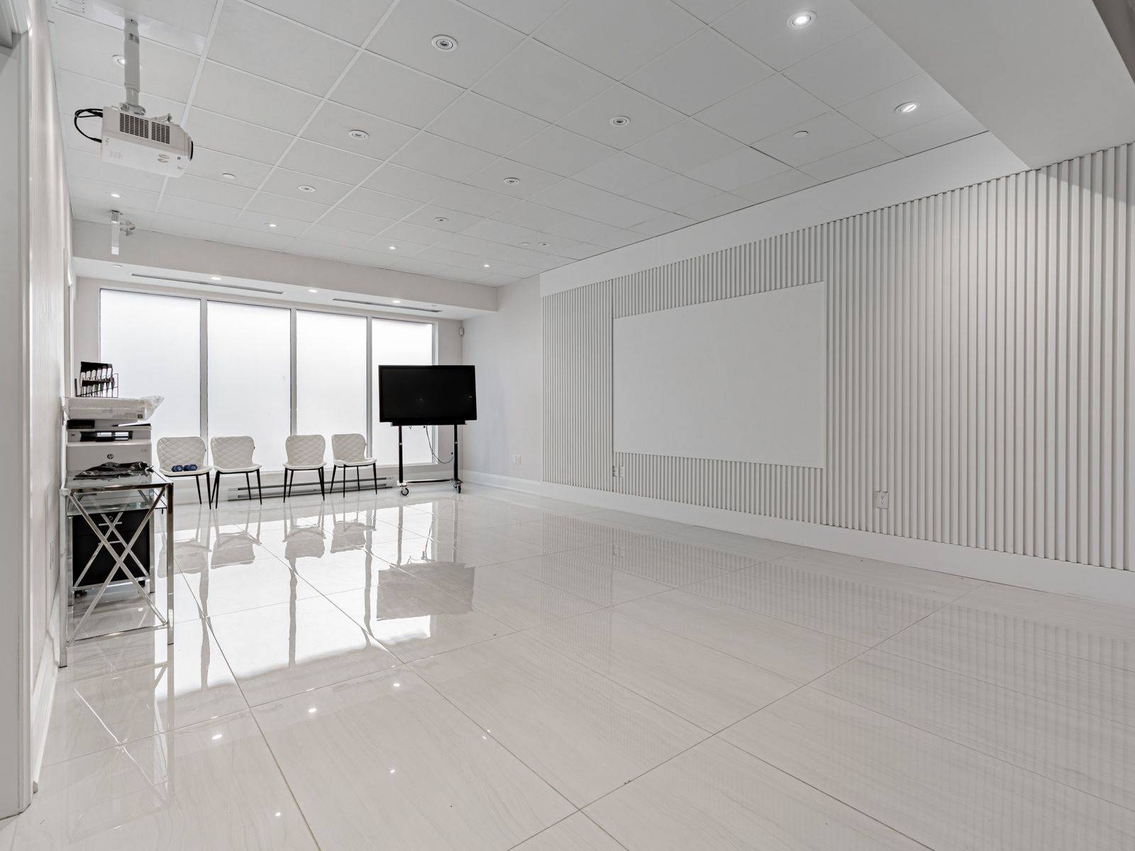 Vaughan, ON L4L 7Y8,53 Woodstream BLVD #5