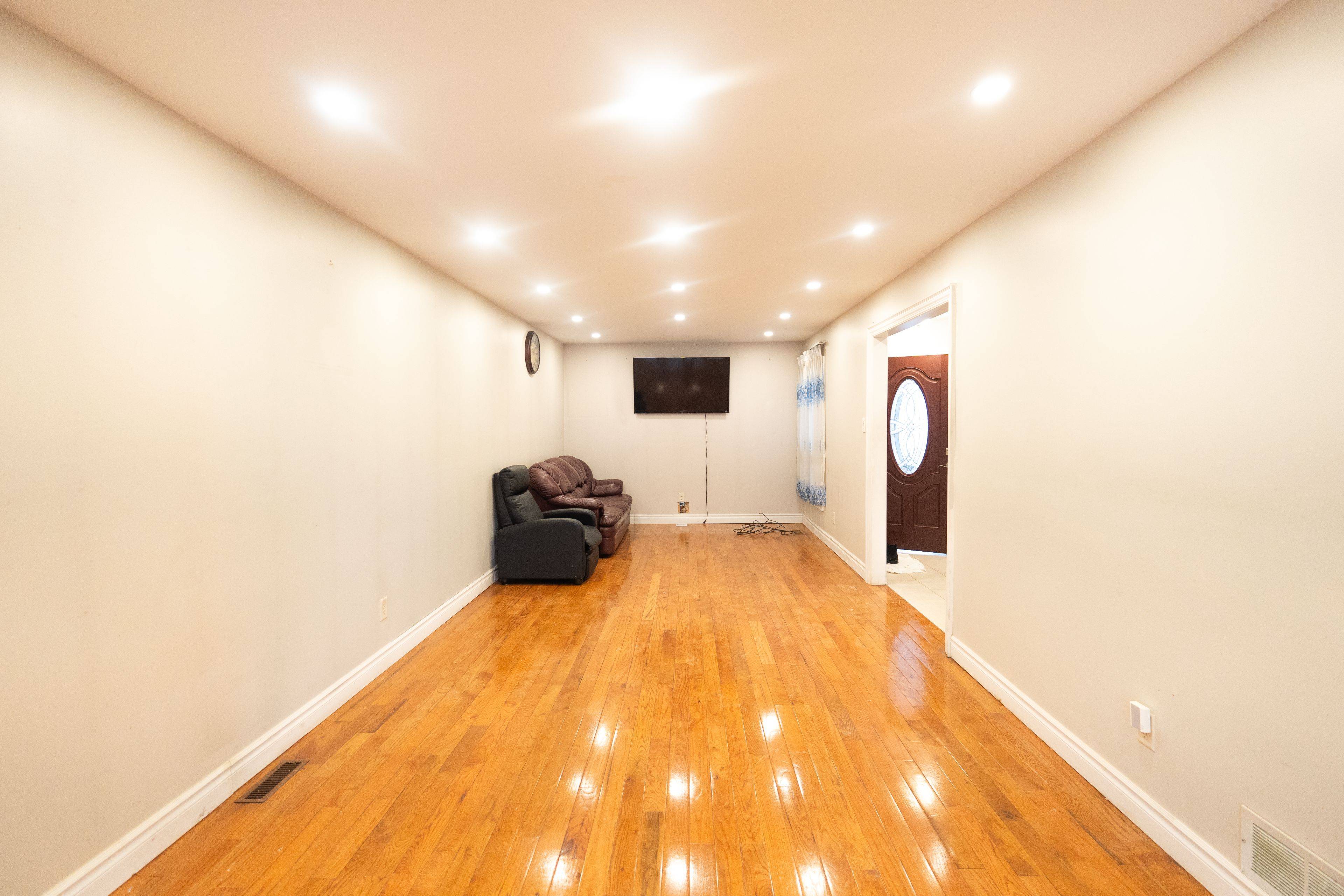 Markham, ON L3S 1G9,82 Jaffray RD #Main & 2nd Flr