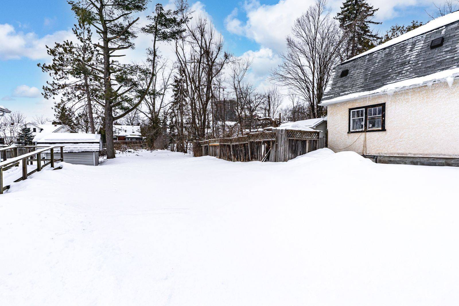 Barrie, ON L4M 2N4,Plan 13 Parts 1 & 2 East ST