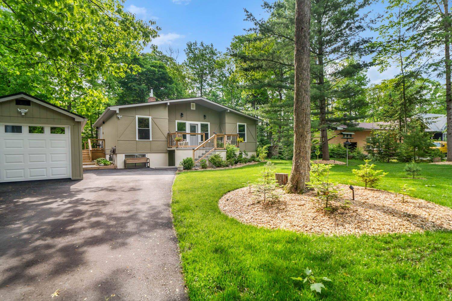 Tiny, ON L9M 0H3,11 Duquette CT