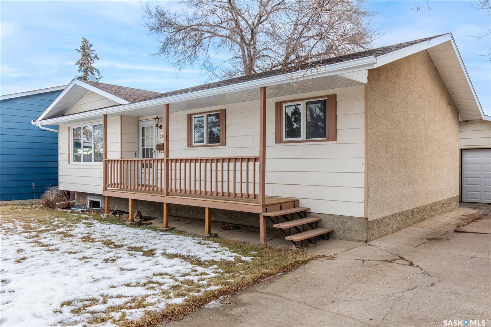 Moose Jaw, SK S6H 7C5,1386 Manitou CRESCENT