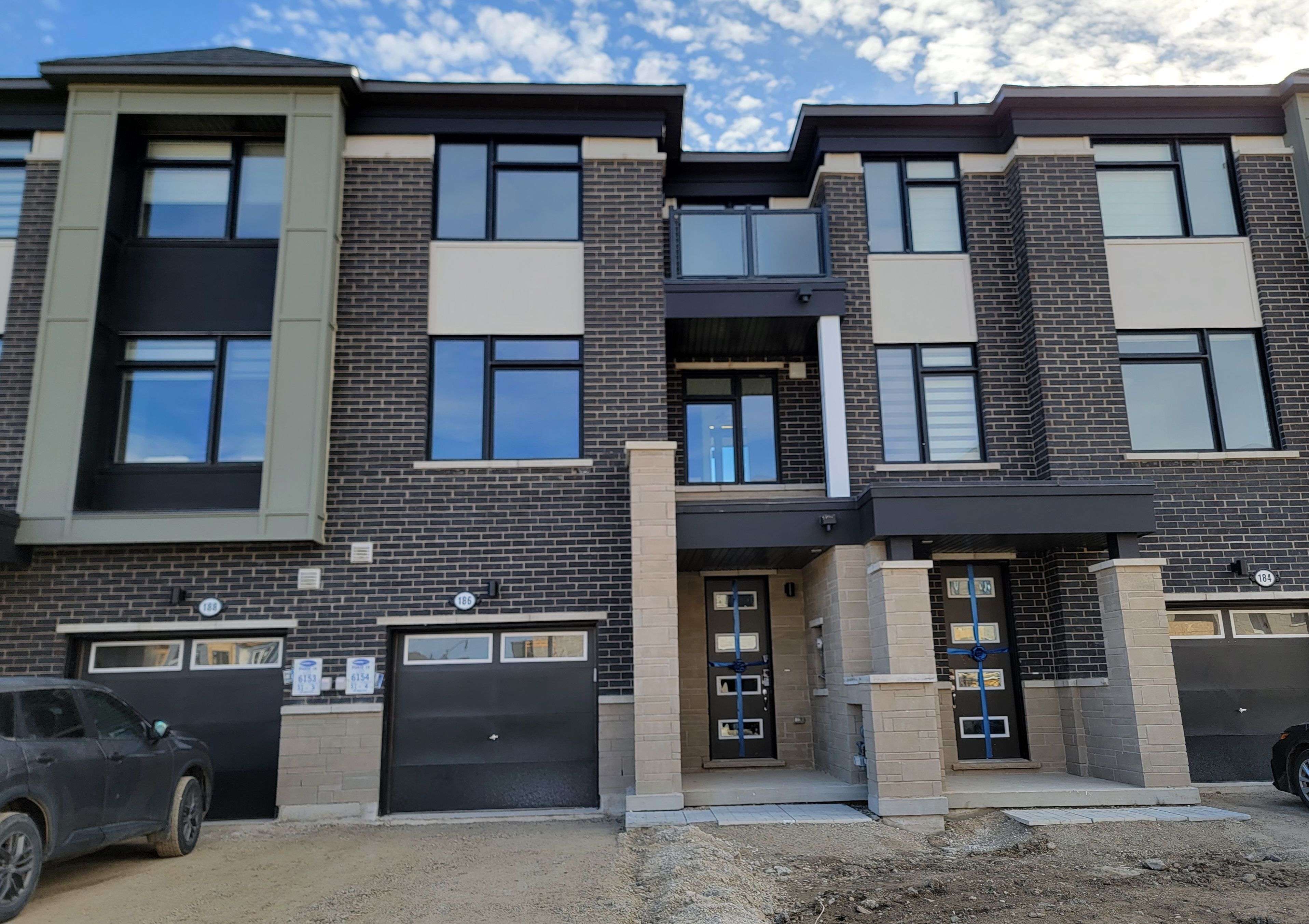 Brampton, ON L7A 0B6,186 Keppel CIR