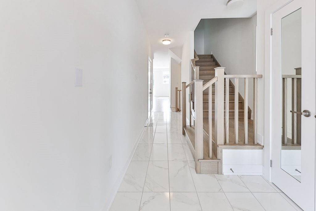 Burlington, ON L7M 2B2,2273 Turnberry RD #22