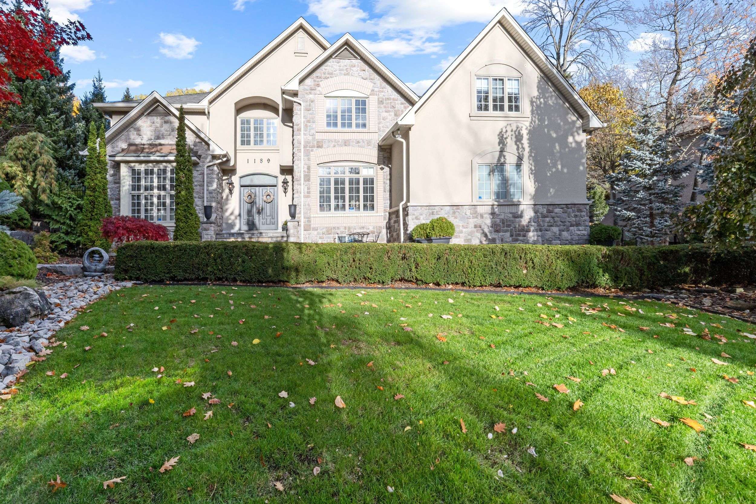 Mississauga, ON L5H 3K7,1189 Glen RD