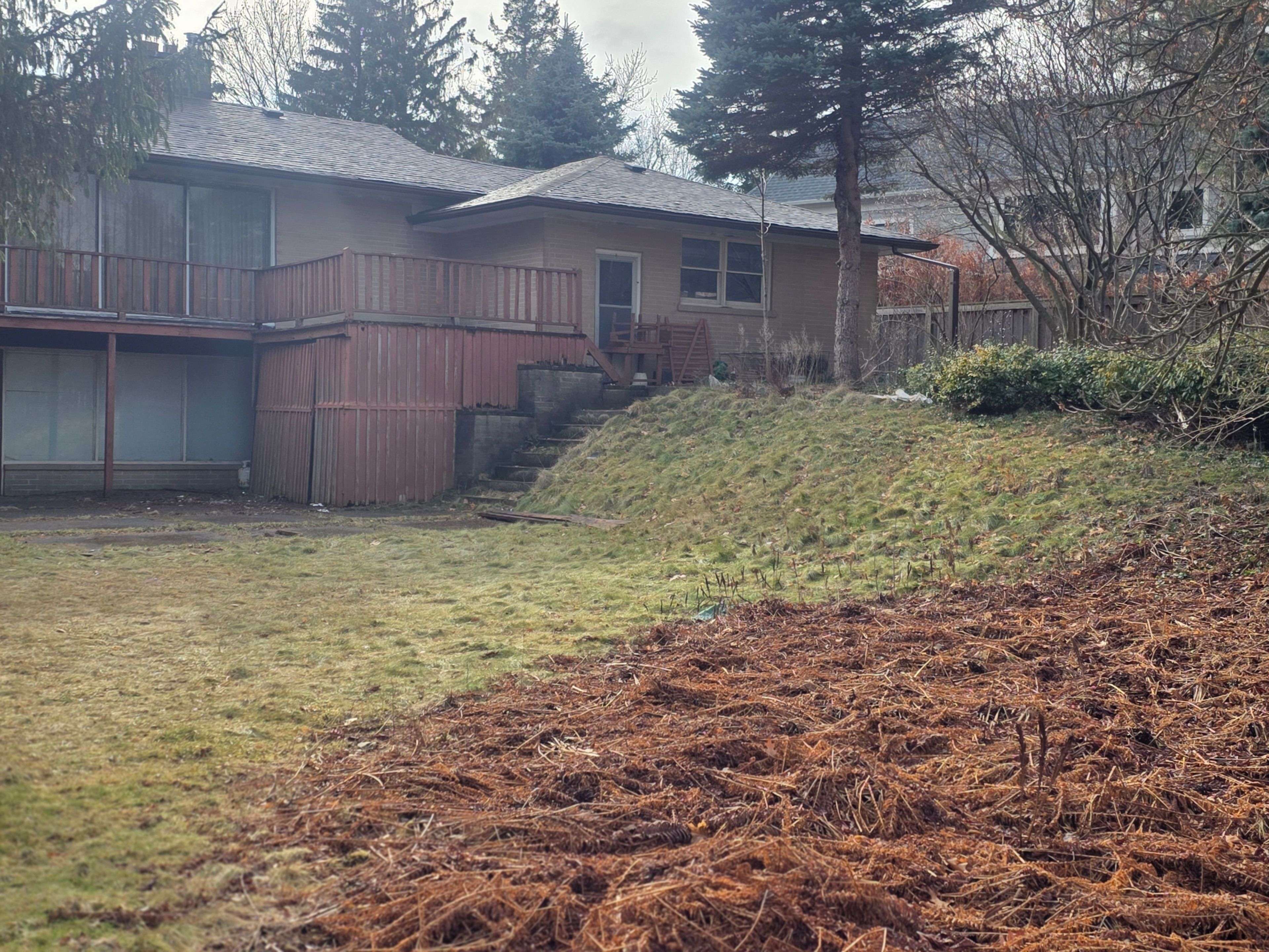 Mississauga, ON L5H 2N4,541 Vanessa DR