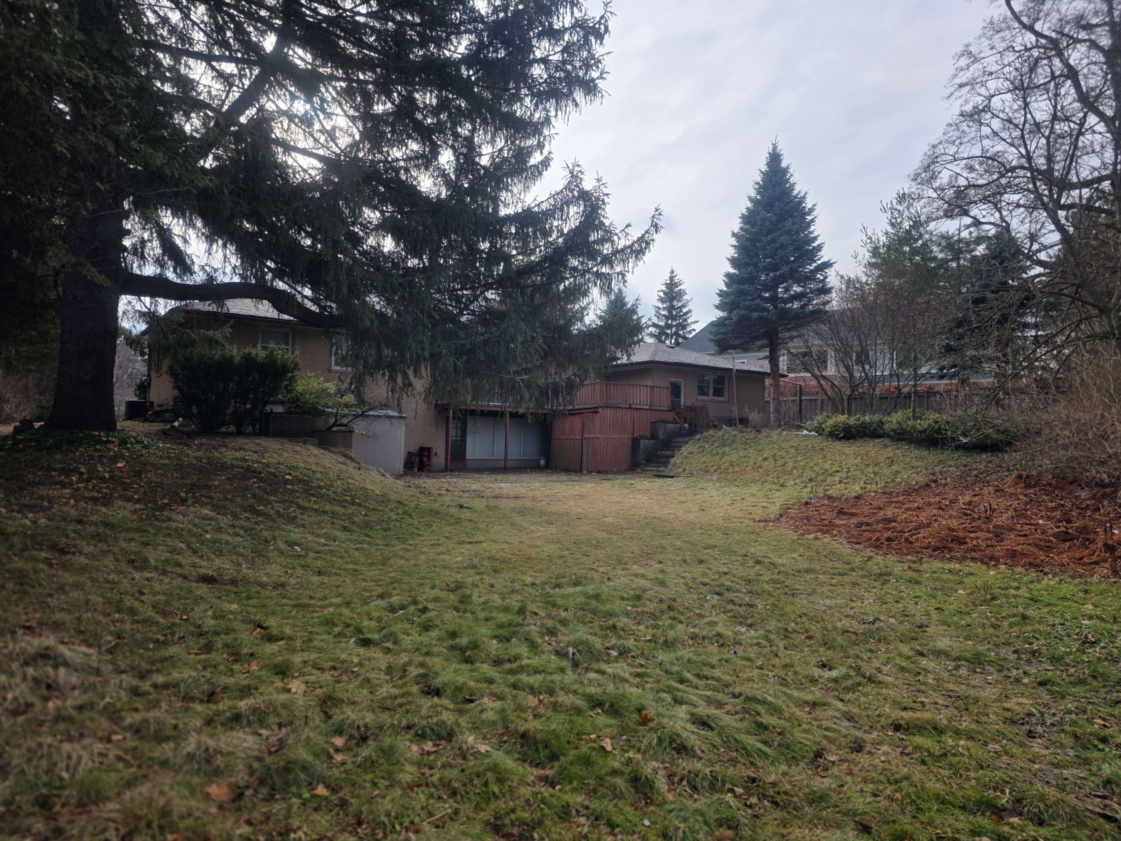 Mississauga, ON L5H 2N4,541 Vanessa DR