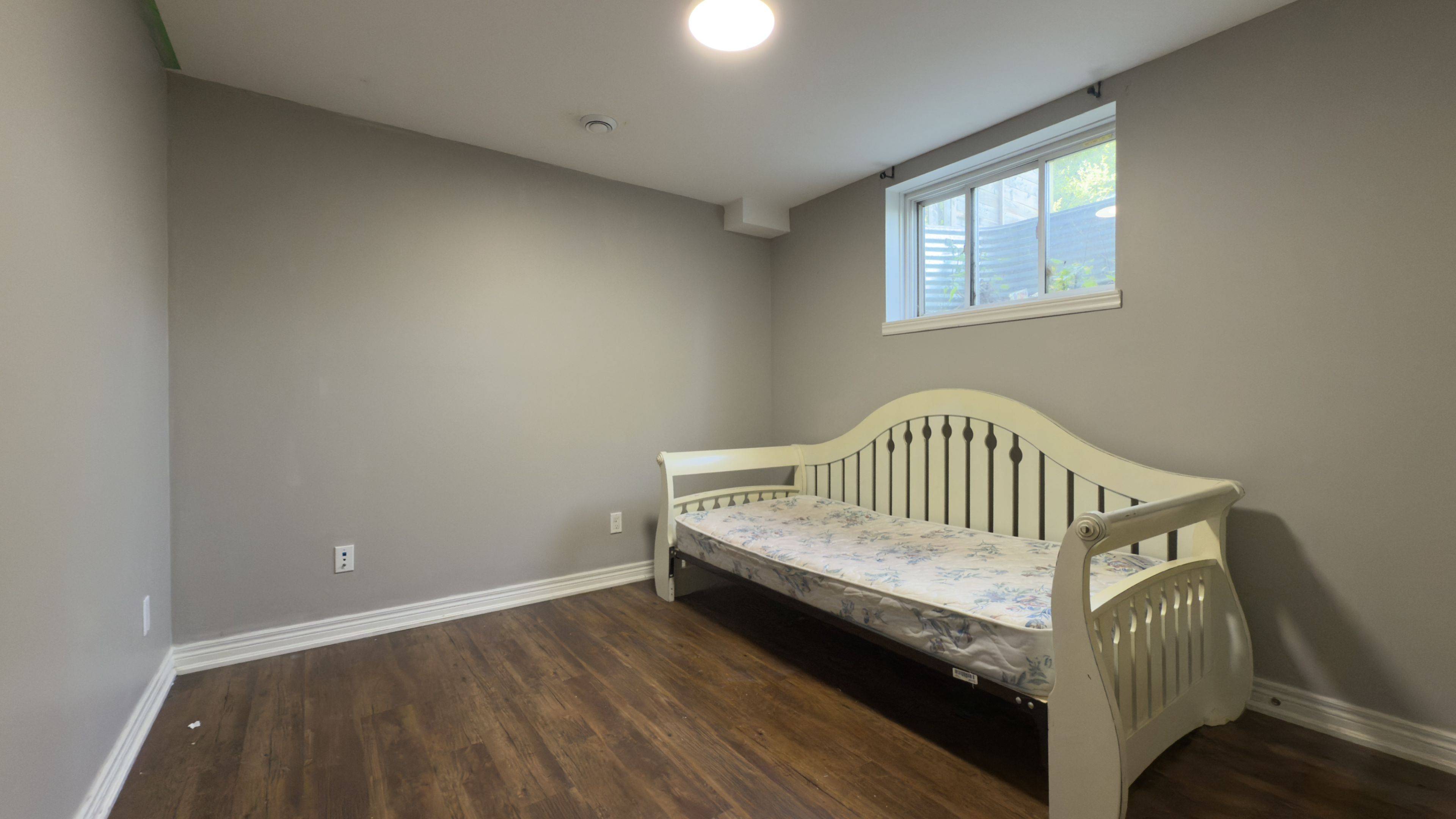 Welland, ON L3C 6Z8,595 First AVE