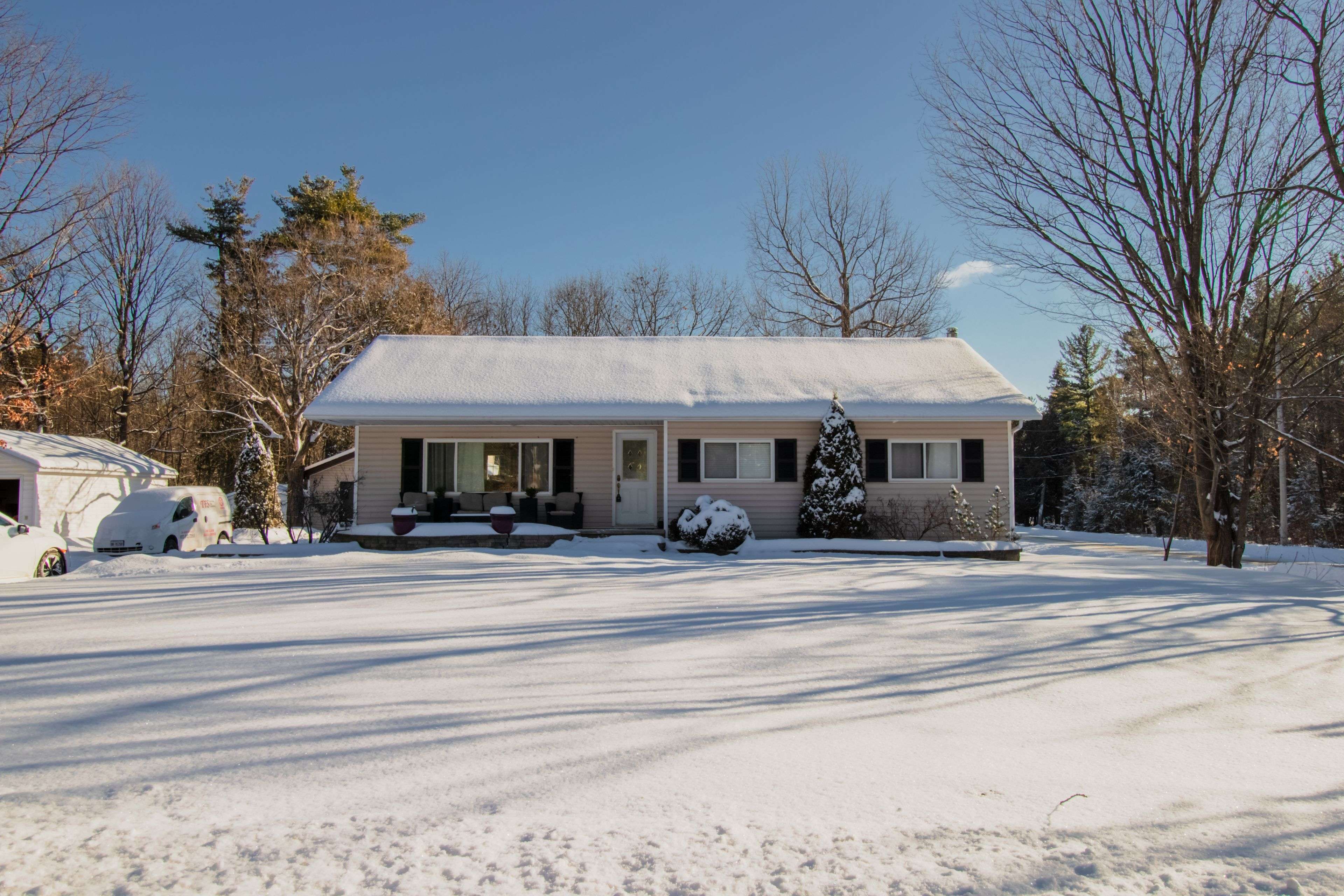 Mcnab/braeside, ON K0A 1G0,875 Usborne ST